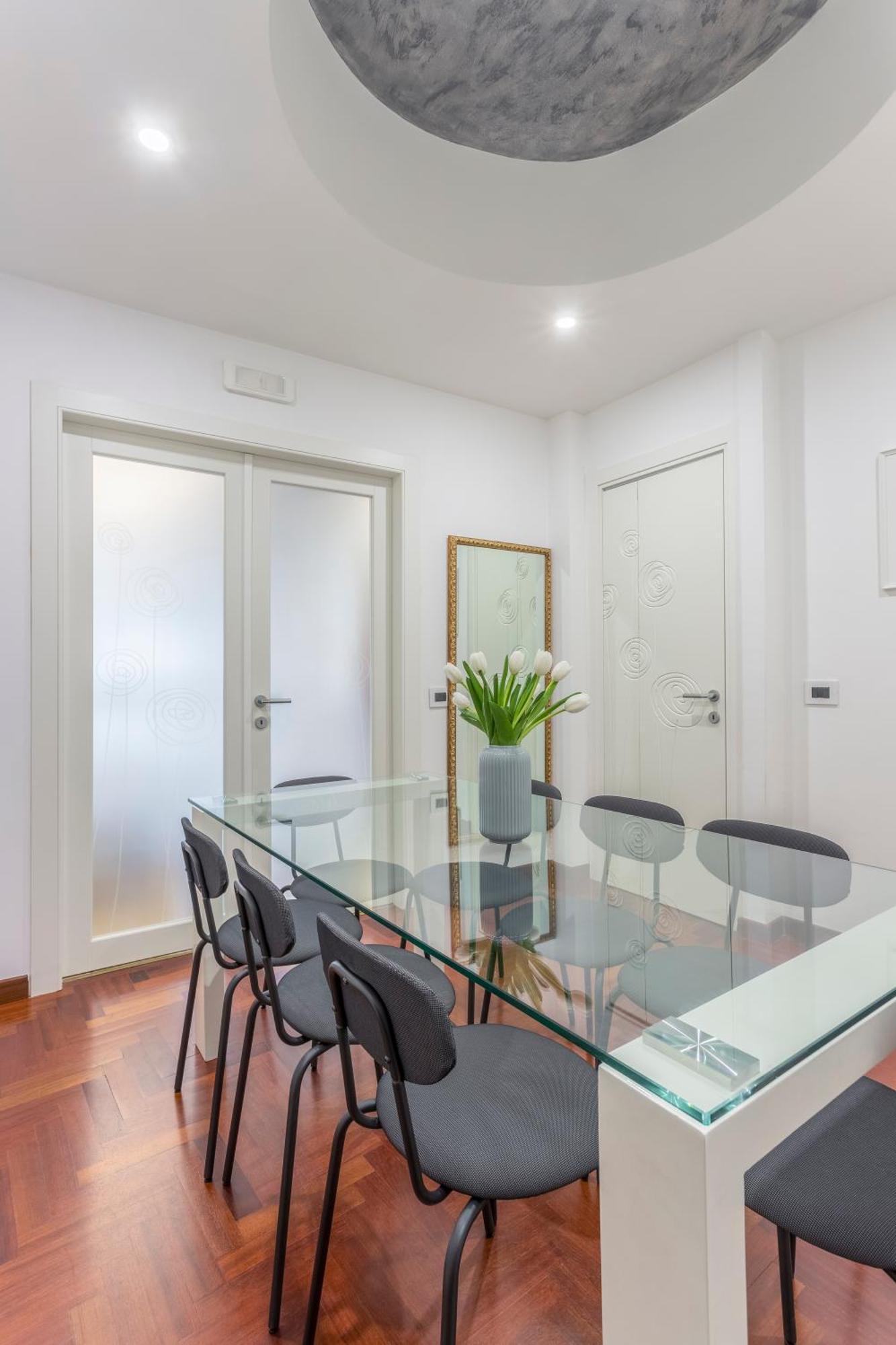 Apartment Family Art Flat Rom